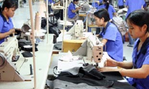 Cho doanh nghiệp vay tiền trả lương: Thiếu chế tài xử phạt