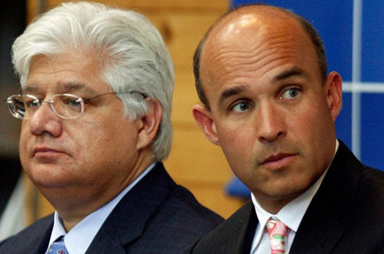 Hai cựu đồng CEO của RIM, ông Mike Larazidis (trái) và ông Jim Balsillie.