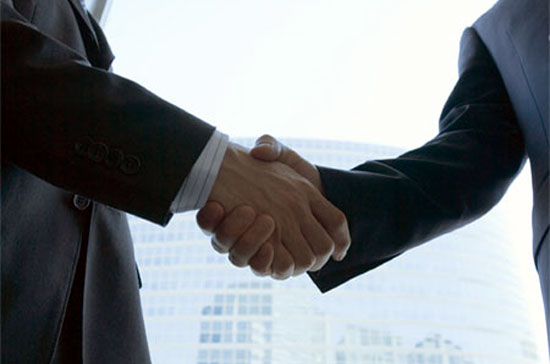 Theo suy nghĩ thông thường, ngân hàng tính chuyện đi sáp nhập ngân hàng khác phải có tiềm lực mạnh, thể trạng tốt.