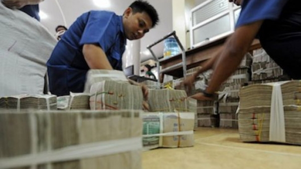 Myanmar thả nổi tỷ giá đồng nội tệ để hút đầu tư