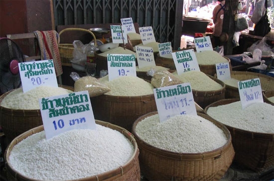 Các nhà giao dịch và giới chức trong lĩnh vực lúa gạo của Thái Lan cho hay, giá giạo của Thái Lan được dự báo sẽ giảm sau tuyên bố xả kho gạo dự trữ của Chính phủ nước này.