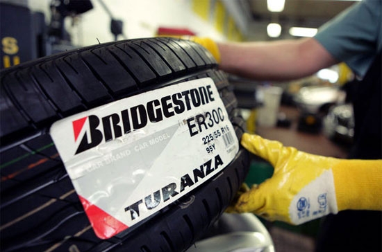 Một chiếc lốp xe tải thương mại loại xe từ trung bình tới hạng nặng sử dụng tới 18 kg cao su tự nhiên, so với mức chưa đầy 1 kg cao su để sản xuất lốp xe bình thường - Ảnh: Bloomberg.