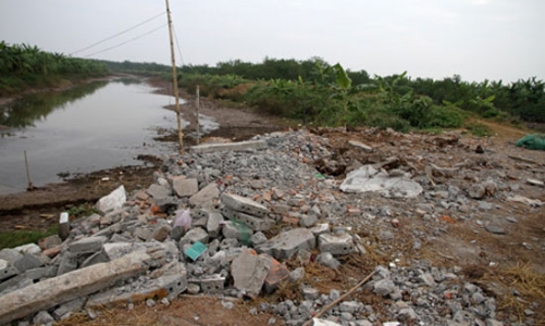 Thẩm định thiệt hại tại nhà ông Đoàn Văn Vươn