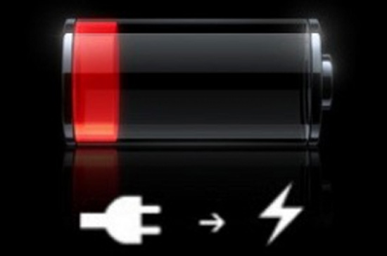 Pin của iPhone 4S được quảng cáo là có thể cung cấp 8 giờ đàm thoại, hoặc 6 giờ lướt web với 3G.