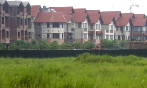 Bất động sản chưa thoát thế giằng co