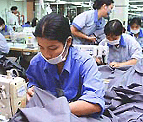 Áp lực là quá lớn đối với các doanh nghiệp dệt may khi thuế nhập khẩu phải cắt giảm ngay.