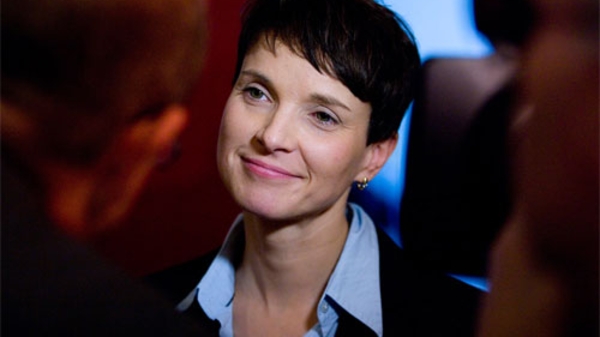 Chống người nhập cư, chính trị gia cực hữu Đức hưởng lợi