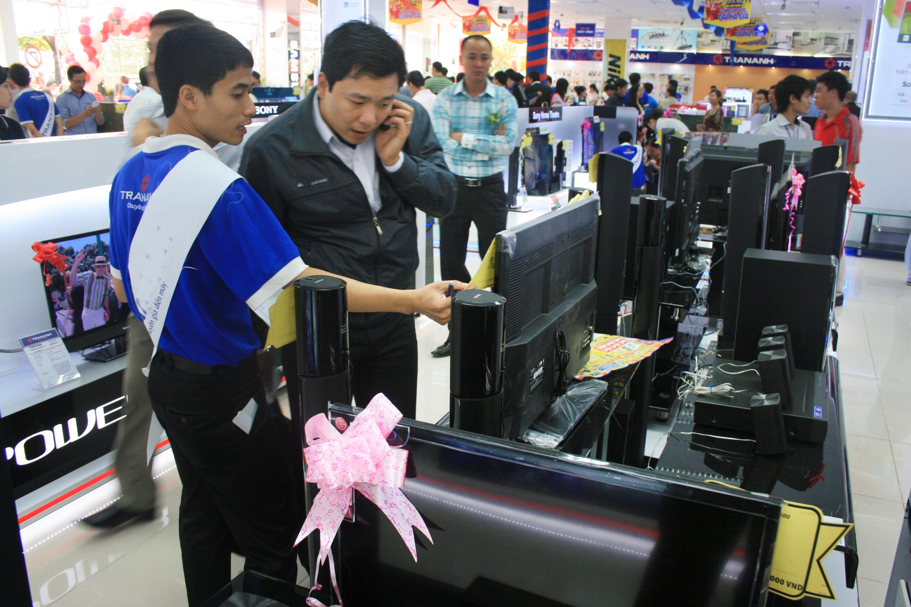 Dân số trẻ kéo thị trường điện tử, điện lạnh tăng mạnh.<br>