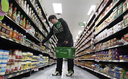 Bên trong một cửa hiệu của Wal-Mart ở Mỹ - Ảnh: FT/Reuters.<br>