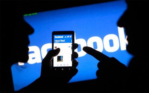Facebook cũng đang phát triển những sản phẩm dành riêng cho Facebook at Work, bao gồm các công cụ an ninh.
