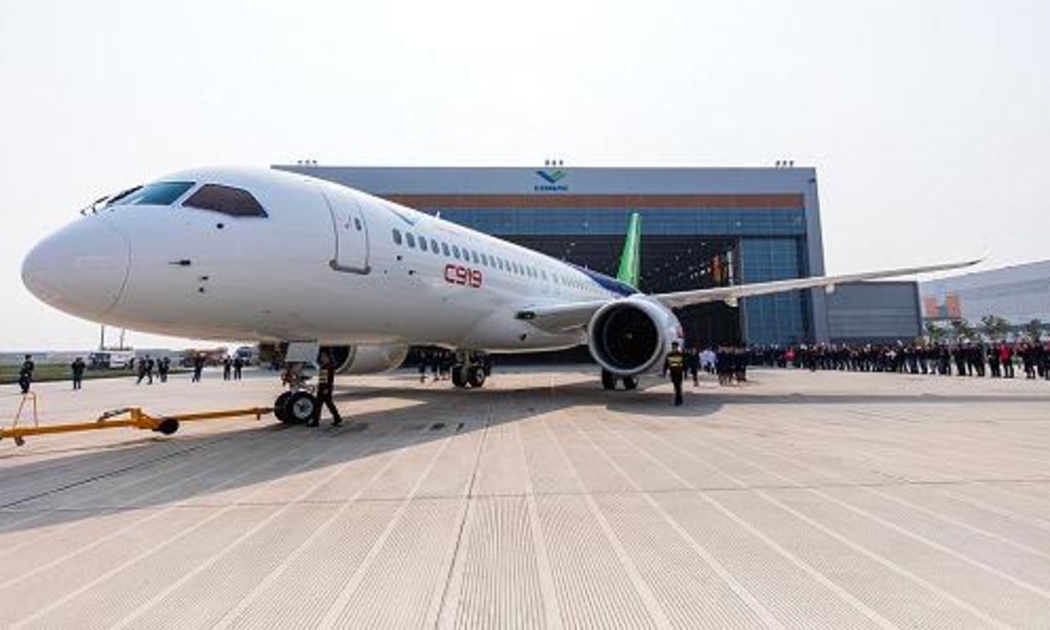 Chiếc máy bay chở khách C919 do Trung Quốc sản xuất - Ảnh: Getty/CNBC.