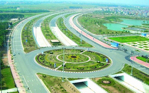 Tuyến đường Láng - Hoà Lạc được đổi tên thành đại lộ Thăng Long từ tháng 7/2010.<br>