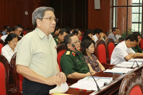Phát biểu trên nghị trường, đại biểu Nguyễn Minh Thuyết đã nhiều lần nhấn mạnh quan điểm không ủng hộ dự án đường sắt cao tốc - Ảnh: TTXVN.