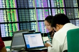 Nếu cổ đông nội bộ bán cổ phiếu khi có thông tin tốt như vậy sẽ không khỏi khiến các cổ đông khác cũng như các nhà đầu tư đặt câu hỏi: phải chăng đằng sau những con số báo cáo lung linh kia, ẩn chứa những rủi ro?