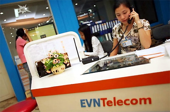 Việc các tập đoàn dùng uy tín, nguồn lực của nhà nước để đầu tư vào những ngành, lĩnh vực mà khu vực tư nhân có thể làm được làm giảm cơ hội và hạn chế sự phát triển của khu vực tư nhân.