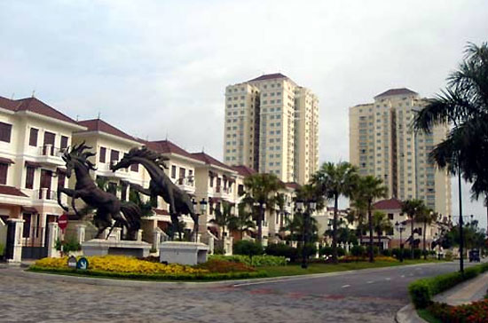 Lý do của việc tăng phí này, theo thư ngỏ của chủ đầu tư gửi khách hàng, là do các chi phí bảo trì “gia tăng đáng kể so với năm trước”.