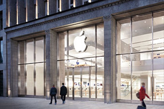 Sau khi nhà lãnh đạo Steve Jobs ra đi, nhiều câu hỏi đã được đặt ra về tương lai của họ. Song dưới sự lãnh đạo của Tim Cook, Apple tiếp tục phát triển mạnh mẽ.