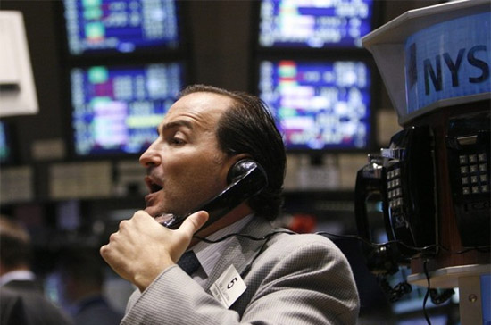 Trong tuần, chỉ số Dow Jones tăng 2,46%, chỉ số S&P 500 tiến thêm 2,26% và chỉ số Nasdaq lên 2,62% - Ảnh: Reuters.