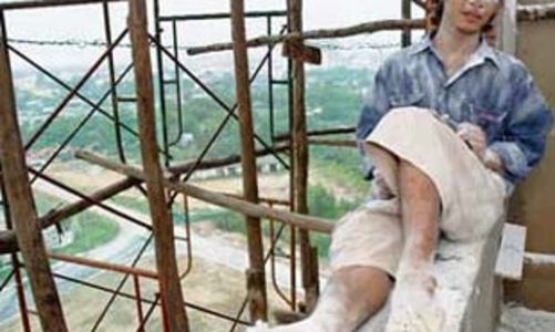 Nhà đầu tư ngoại mạo hiểm chuẩn bị tiền mua nhà rớt giá