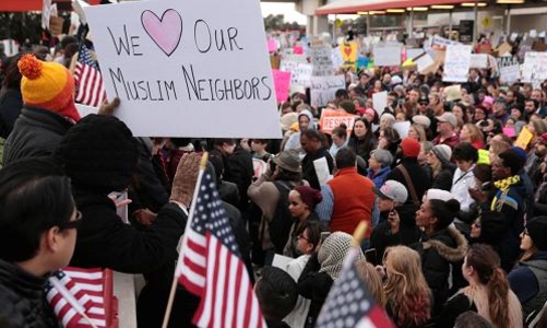 Du khách đến Mỹ giảm mạnh vì sắc lệnh của Trump