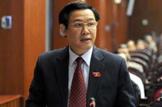 Phần trả lời của Bộ trưởng Huệ gần như không có thông tin gì mới, so với phát biểu của ông trước Quốc hội tại phiên thảo luận về kinh tế, ngân sách trong tuần đầu của kỳ họp.