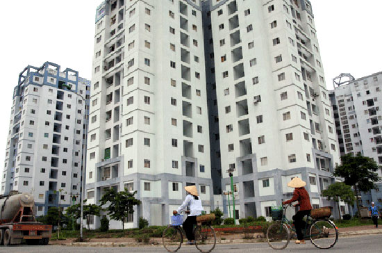 Giá nhà quá cao là một trong những nguyên nhân người dân không còn mặn mà với nhà thu nhập thấp.