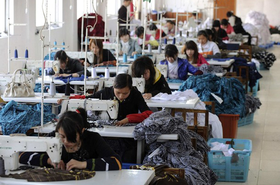 Kinh tế Trung Quốc đạt tốc độ tăng trưởng mạnh nhất trong 3 năm nay - Ảnh: Reuters.