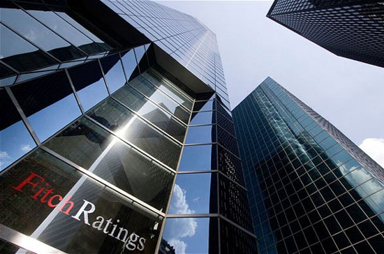 Fitch cho rằng, việc hợp nhất của ba ngân hàng phản ánh những áp lực mà hệ thống ngân hàng của Việt Nam đang phải đương đầu ở thời điểm hiện tại.