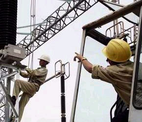 Việt Nam sẽ phải xây dựng mới ở giai đoạn 2006 - 2015 khoảng 14.600 MW và ở giai đoạn tiếp theo khoảng 34.000 MW nguồn điện.