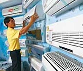 Hình thức, mẫu mã các loại hàng nhái, hàng giả không khác gì so với hàng thật - Ảnh minh họa.