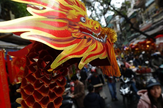 Việc nhiều nhà đầu tư châu Á thích nhận chứng nhận đầu tư vào năm mới làm méo mó bức tranh thu hút FDI tháng đầu năm 2012.