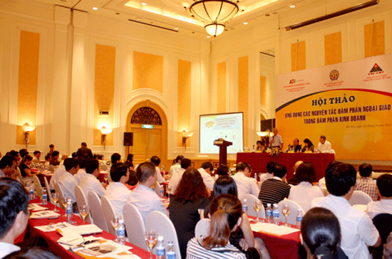 Khi nền kinh tế rơi vào suy thoái, các doanh nhân chuyển hướng đầu tư vào tri thức.