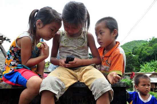 Tháng 12/2010, Viettel đã hoàn thành việc đưa Internet băng rộng tới gần 30.000 trường học trên cả nước.