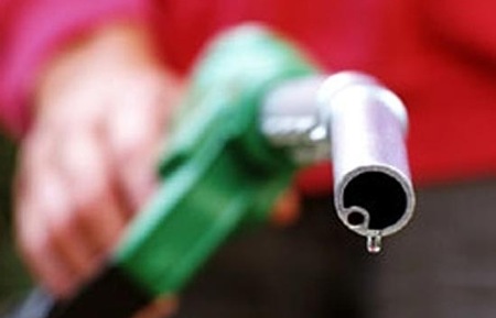 Giá cả các mặt hàng trên thị trường xăng, dầu quốc tế đêm qua đã tuột dốc không phanh.