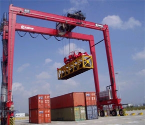 Thặng dư thương mại của Trung Quốc vẫn chưa thể giảm xuống trong tương lai gần.