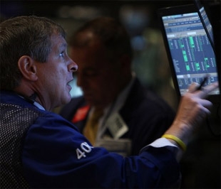 Những tin xấu sớm thúc đẩy nhà đầu tư đẩy mạnh bán cổ phiếu, nhất là trong bối cảnh thị trường Mỹ đã tăng khoảng 15% trong quý 3 vừa qua - Ảnh: Getty Imeges.