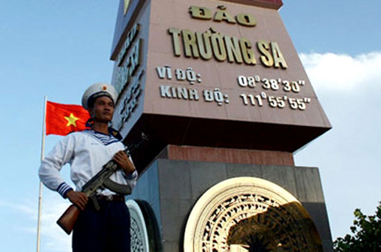 Chiến sĩ hải quân nhân dân Việt Nam trên quần đảo Trường Sa - Ảnh: Nguyễn Hưng.