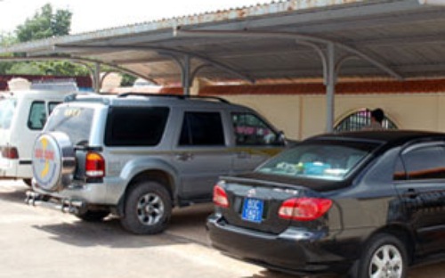 Bộ Tài chính cũng lưu ý, không bổ sung nguồn kinh phí ngoài dự toán, kể 
cả nguồn tăng thu ngân sách để mua xe ôtô, phương tiện vận tải - Ảnh minh họa.<br>