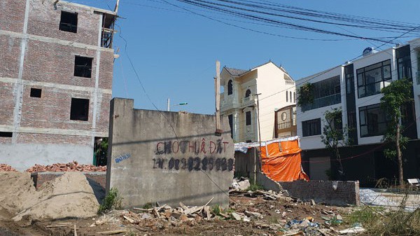 Nhiều ngôi nhà được xây trái phép trên đất quốc phòng tại Hải Phòng.