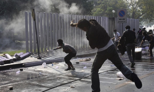 Bất chấp bạo động, Thái Lan vẫn bầu cử