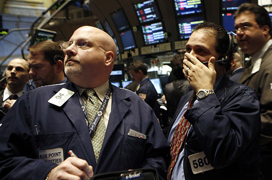 Thế giới chứng kiến hai cú đảo chiều trên sàn chứng khoán Mỹ tuần qua.