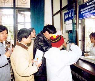 Nhiều ý kiến đánh giá hoạt động xử lý kiến nghị về thủ tục hành chính hiện nay mới chỉ dừng lại ở việc tiếp nhận, xử lý vướng mắc, kiến nghị của doanh nghiệp, cá nhân về thủ tục, mà chưa đề cập đến cơ chế, chính sách của thủ tục - Ảnh: VNN.