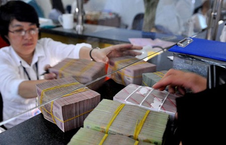 Theo nhận định của HSBC, Việt Nam còn nhiều việc phải làm. Sự suy giảm trong tốc độ tăng trưởng tín dụng (dưới 1% tính từ đầu năm) phải ánh các vấn đề bao gồm nhu cầu nội địa suy yếu, một triệu chứng của những yếu kém về cơ cấu, cũng những yếu tố bên ngoài - Ảnh minh họa.