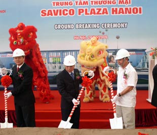 Lễ động thổ dự án.