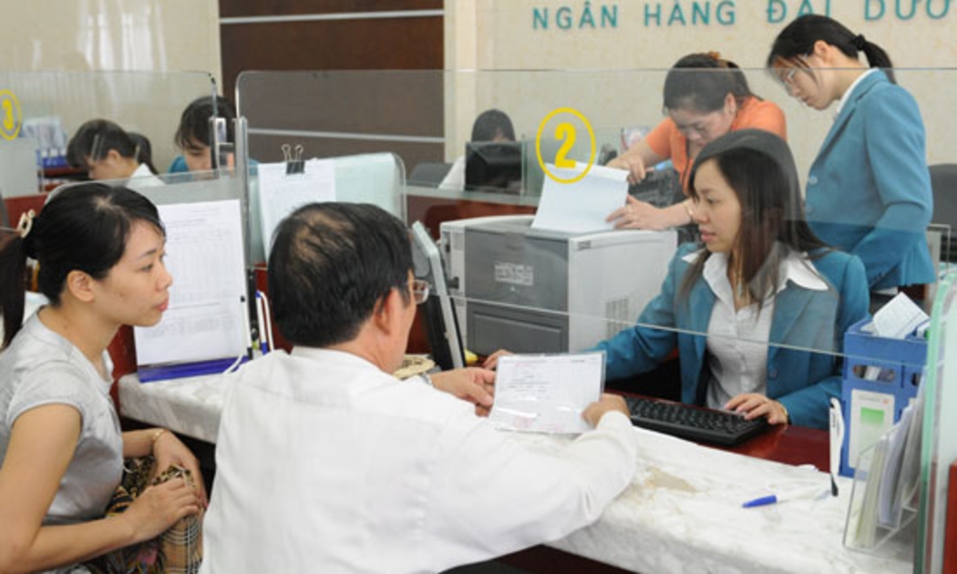Thông tư số 13/2010/TT-NHNN có nhiều quy định quan trọng đối với an toàn hoạt động của các ngân hàng thương mại - Ảnh: Quang Liên.