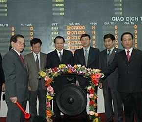 Chủ tịch nước Nguyễn Minh Triết khai trương phiên giao dịch sáng nay tại HASTC.