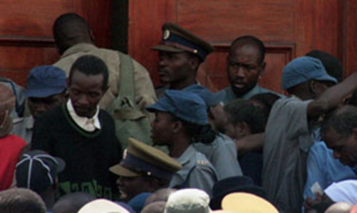 Khóc, cười với chuyện tiền ở Zimbabwe