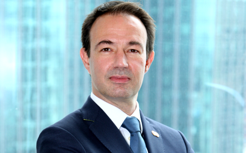 Ông Arn Vogels gia nhập MasterCard vào năm 1999 và đã nắm giữ những vai trò quản lý khách hàng chủ chốt với bộ phận khách hàng chiến lược của MasterCard châu Âu trước khi đến Việt Nam.<br>