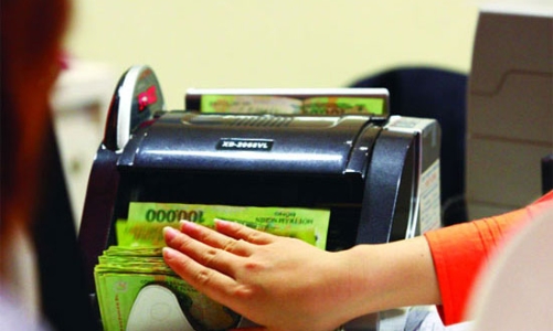 5 gánh nặng đè vai lãi suất