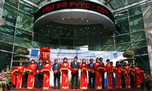 Petro Vietnam sẽ cùng lúc đầu tư vào hai ngân hàng?